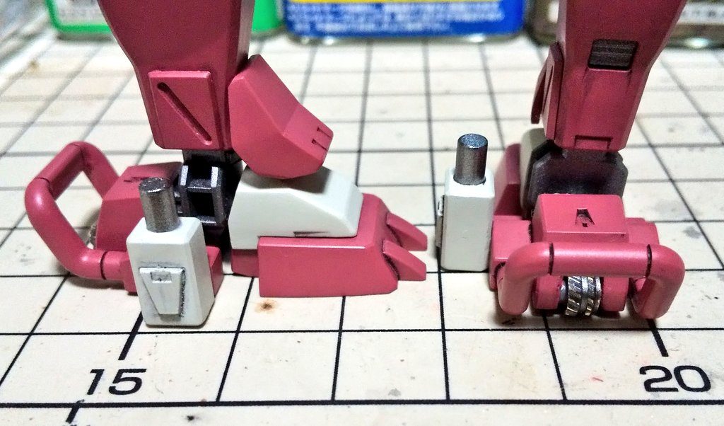 足下周りの製作。ジャンクパーツを利用してアンカーを製作追加。