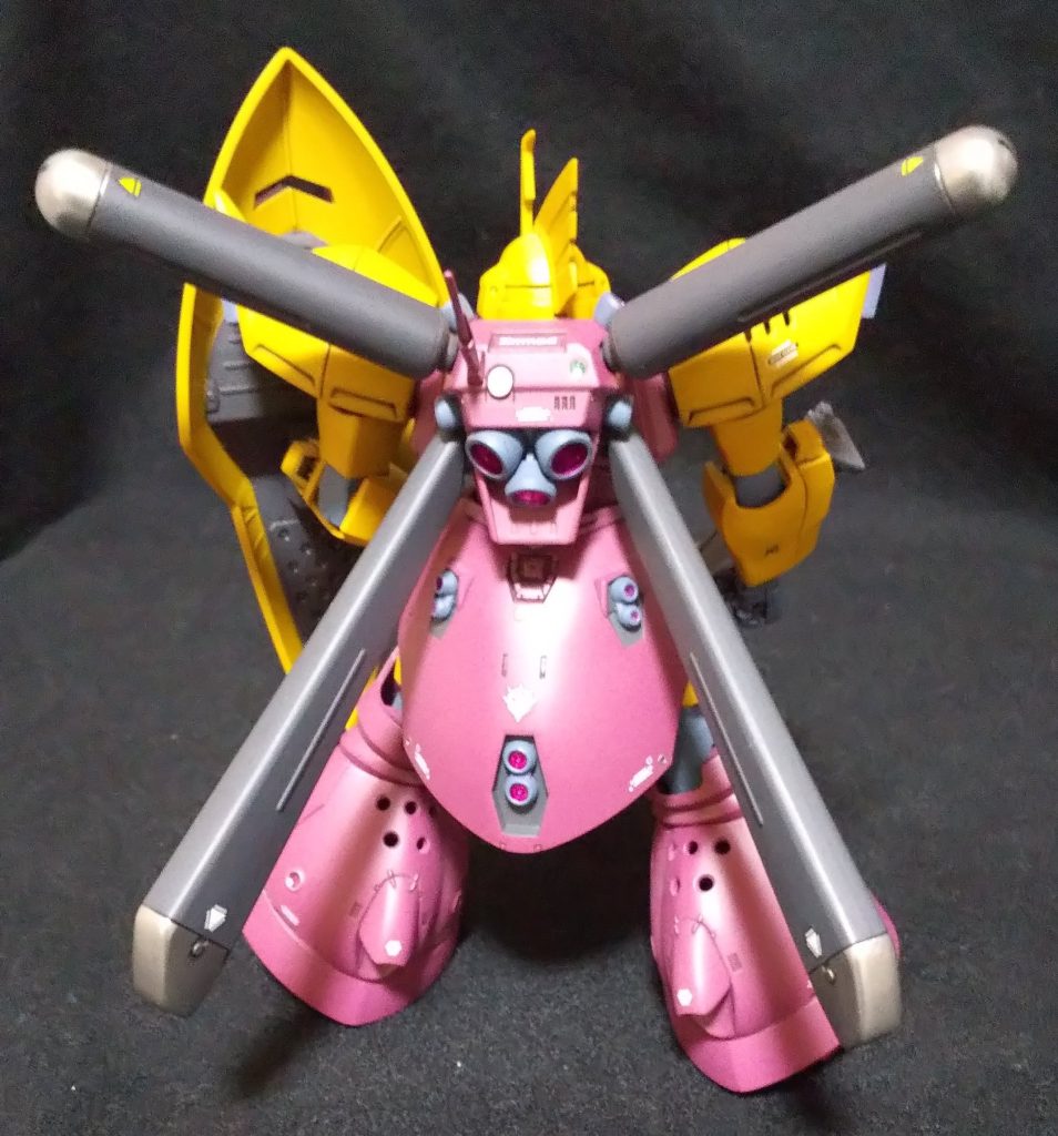 バックショットです。この頃からかな、穴開け加工、金属パーツ使用、水転写デカールをやる様になったのは？