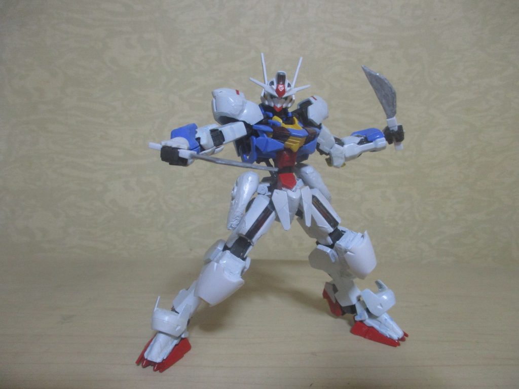 追加武器の「専用ナイフ」です。前回、とあるユーザー様から「サーベルはアスタロトのナイフみたいになりますか?」というコメントをいただき、そこから発想し、プラ材を加工して「ナイフ」を作製しました。グッドアイデア、ありがとうございました♪♪