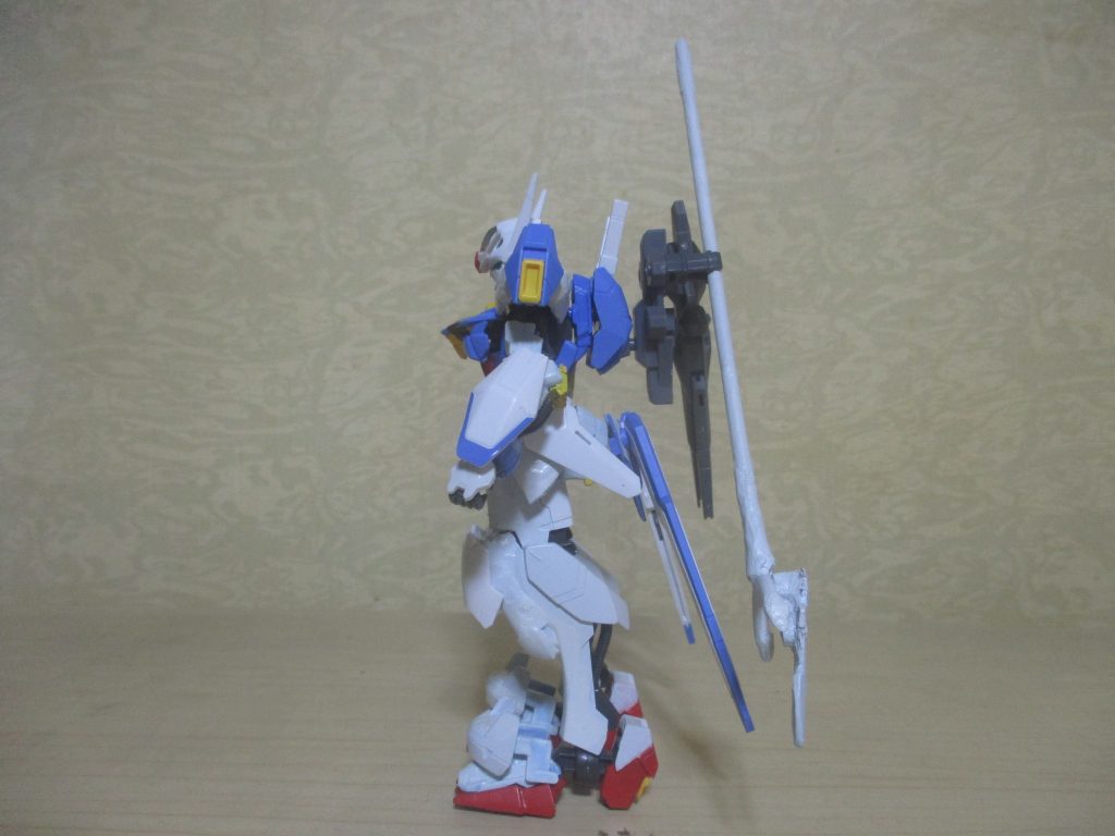 ラックに使ったのは、コトブキヤの「フレキシブルアームズ」のパーツです。