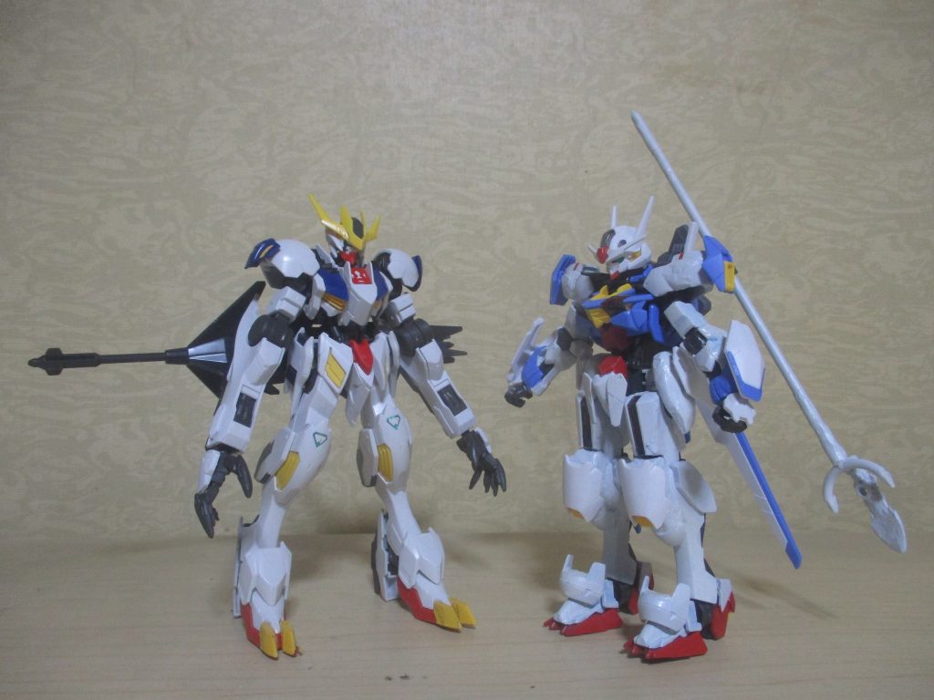 せっかくなので、先輩のバルバトスルプスレクスと競演。