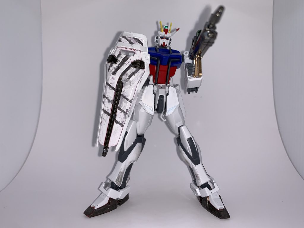 シールドの「ダズル迷彩」が特徴ですね。苦労した分、存在感ある仕上がりになっています。