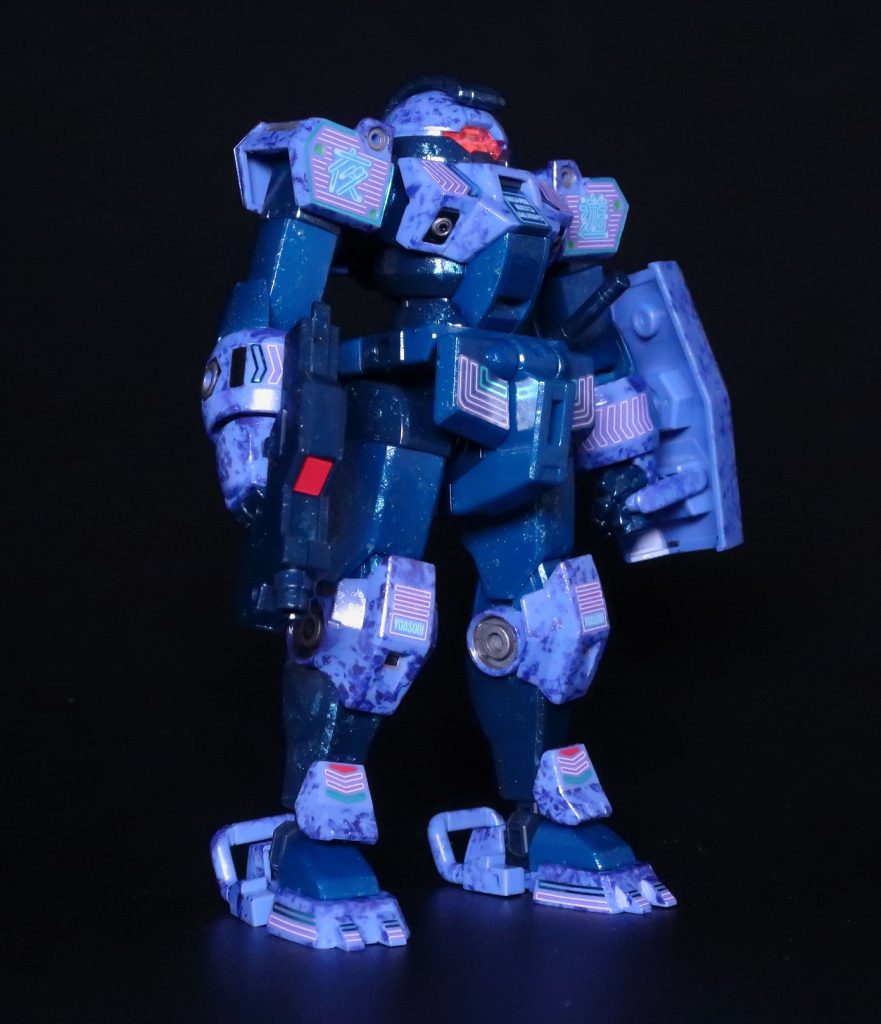 整形色をあまり隠したくないと思って控えめにやった所が失敗してます。ラップ塗装はやりすぎぐらいに塗らないとダメみたいです。シールド裏はベタでもいいから何か塗ればよかった…