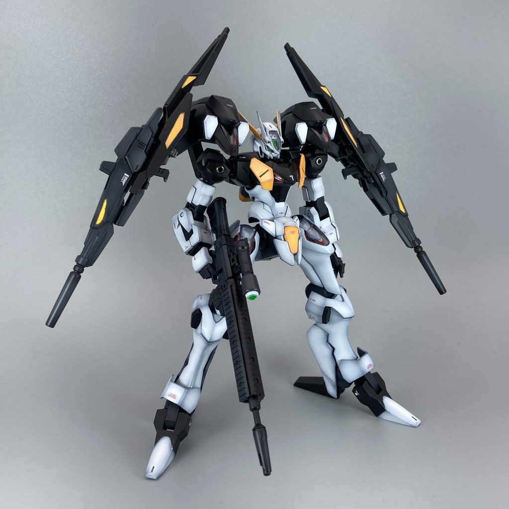 ■ 改修ポイント- 頭部 - ブレードアンテナをランナーで先端のエッジ化- 肩部 - 3mm穴が目立つのでメタルパイプでディテールUP- 腕部 - HGUCデルタプラスから拝借- バインダー・シールド - ビルドブースターmkⅡからライフル含めて拝借- ビームライフル - システムウェポンキット002 から 試作タイプのビームライフルをチョイス- ロングライフル - HGUCスーパーガンダムから拝借