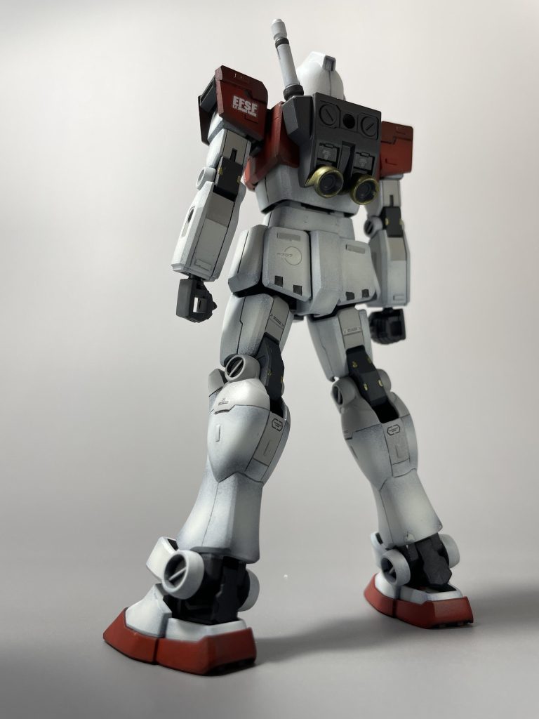 連邦軍の403部隊所属機です。適当です。