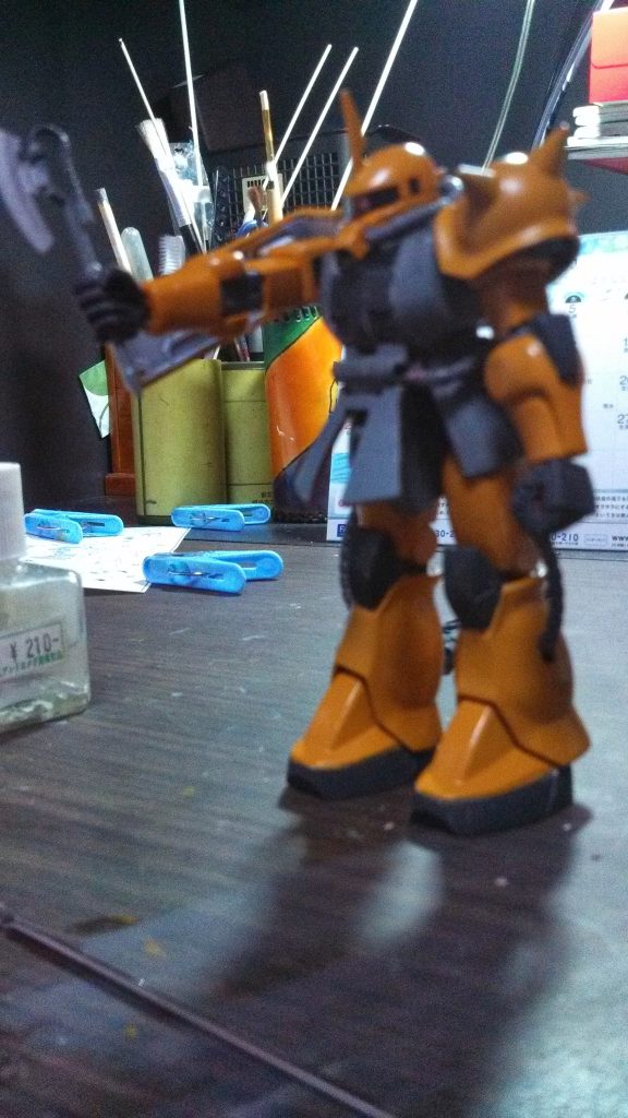 ちょっとピンボケですけど…ヒートホークはフラットアルミ&ダークグレーで塗装しました