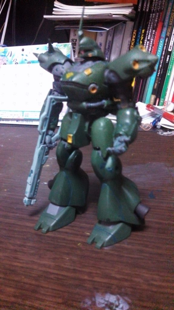 原作設定のカラーリングにするのは物足りないので…、旧日本海軍の深緑とグリーンを混ぜてミリタリーテイストなカラーリングにしました