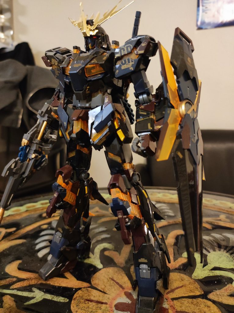 横から見ると、もうかっこいい過ぎると思います。等身大のバンシィはどんな感じでしょうか？それは想像することができません。 