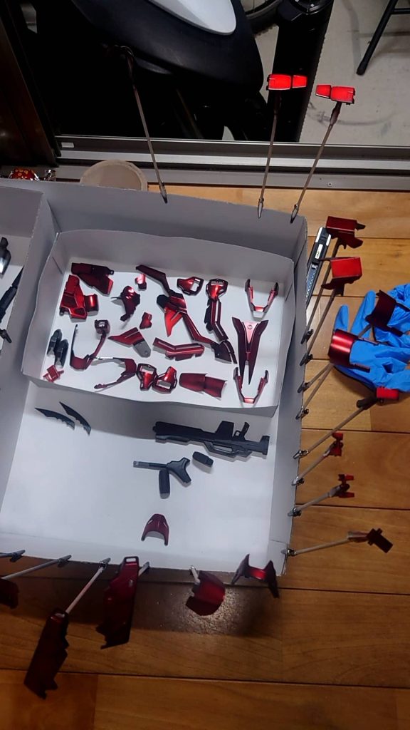 赤は下地に金、銀にガイアノーツさんのクリアレッド