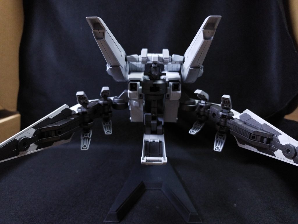 参型の輸送能力を引き継ぎつつMSとの合体によって、単騎での戦闘能力を大幅に引き上げるように設計されている。