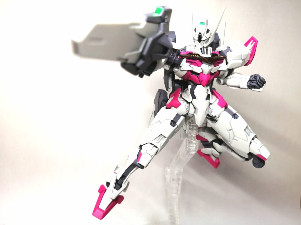 シールドが分離していろいろとなるのが、おもしろいですね。最後まで見ていただき、ありがとうございます！今年もたくさんガンプラ作る！予定です。