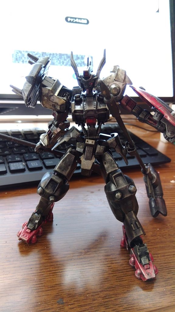 キリコぉっ!汚すのは良いぞぉっ!っていうか、やっぱり、鉄血のオルフェンズのマシンは汚すのが一番、楽しいね。