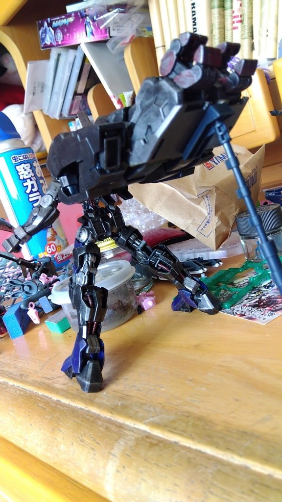 ウヴァルを作った時もそうなんだけど、鉄血系は汚すのが楽しい。