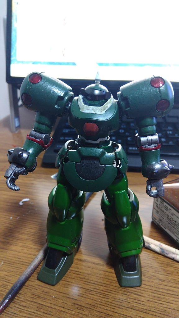 汚す前は、こういう感じでザクっぽさをイメージしたり。