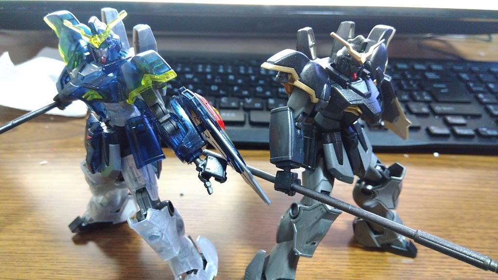 姉の作ったクリアカラーのデスサイズと。