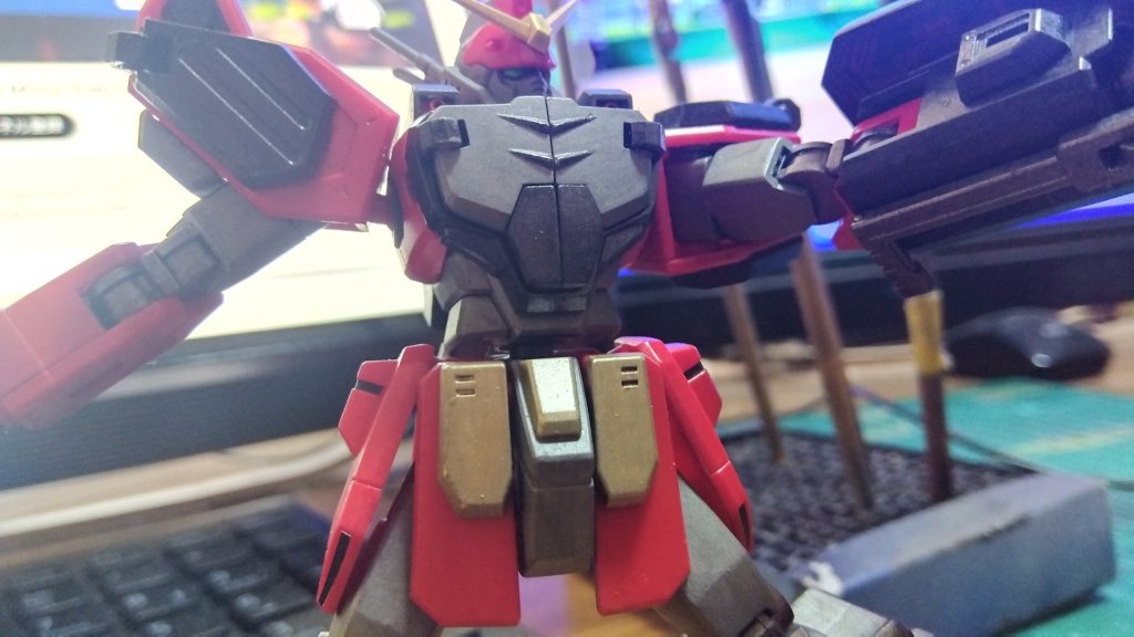 何気に、こいつ胸の真ん中の無駄にある突起の部分が一番苦労した……こいつのせいで二回ほど塗りなおしたわ……