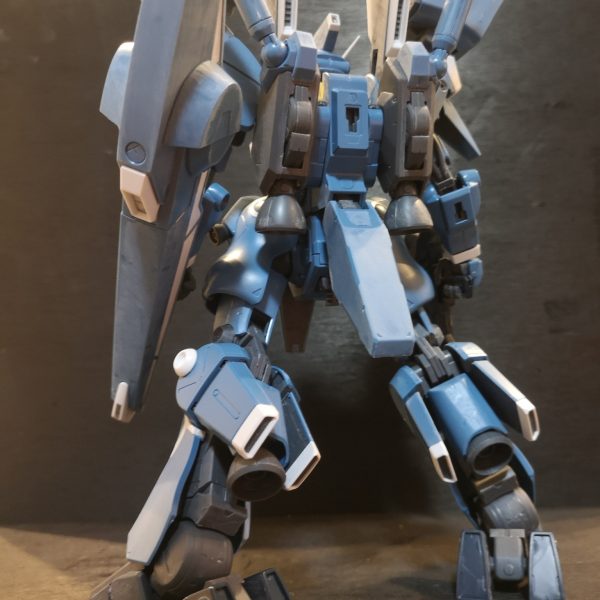 閲覧ありがとうございます！先日のガンダムMk-Vの続きです。仮組が完了しました。プレバンだけの発売にしておくのはもったいない名作です。素組しただけでこのクオリティです。いい時代になったものです。今回はここに少し手を入れて自分らしい作品にしていこうと思います。今日はここまでです。（3枚目）