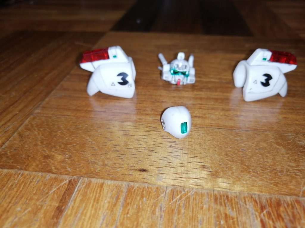 3号機の頭部と肩　元ネタ　ストライク　以上です　