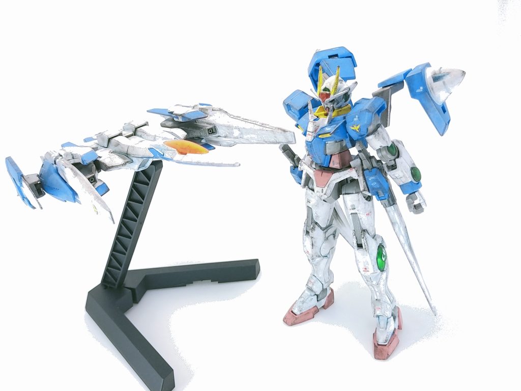 今回使ったウエザリングカラーはブルーとブラックを混ぜて青みが強くなるように調色。ヌーベルパステルもブラックでは無くグレー系を利用。