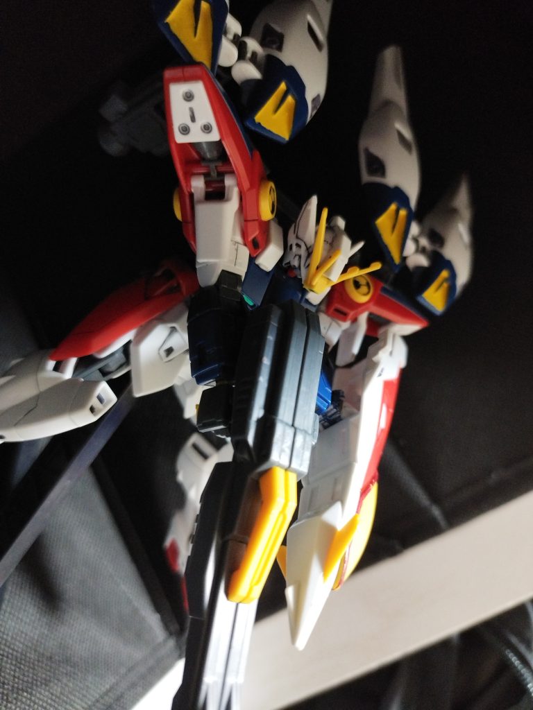 実を言うとウイングの話全然わかんなくてSDガンダムバトルアライアンスでざっくりしか、、、(-_-;)最初はゼクスの機体だったのは衝撃だったなうん、