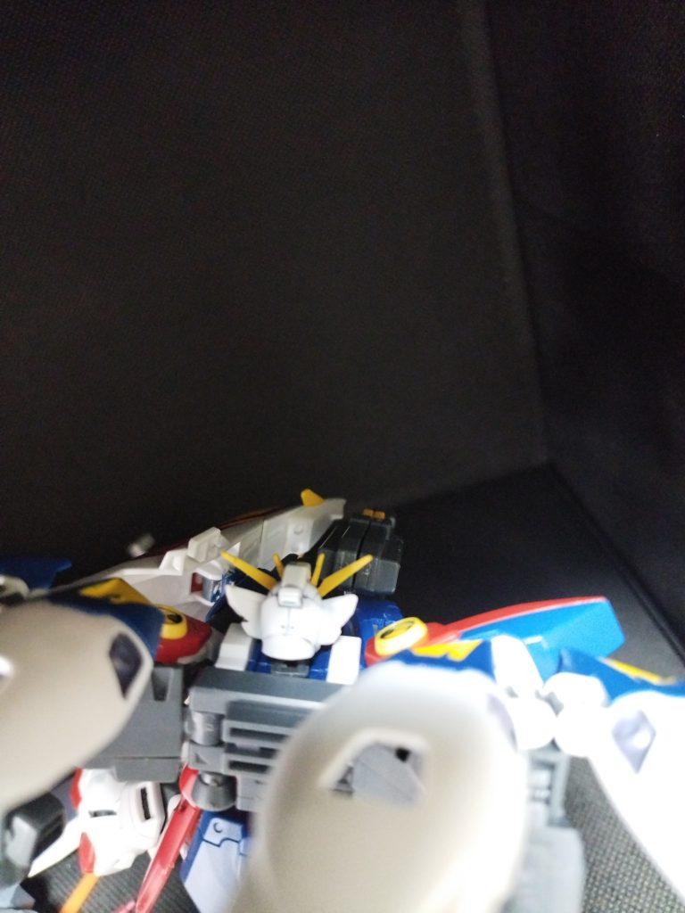 ン?なんだって?全部同じポーズじゃないかだって?コイツなんでか知らんけど右腕が肩からすぐにもげるから動かしにくいんだよ。なんか、もげるの解決方法ご存知の方いたら是非コメント欄で直し方を教えていただけると、とっっっっってもありがたいです