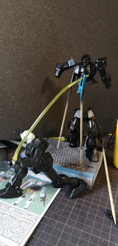 ガンダム大地に立つ–3枚目/制作者：@gumpuratarou