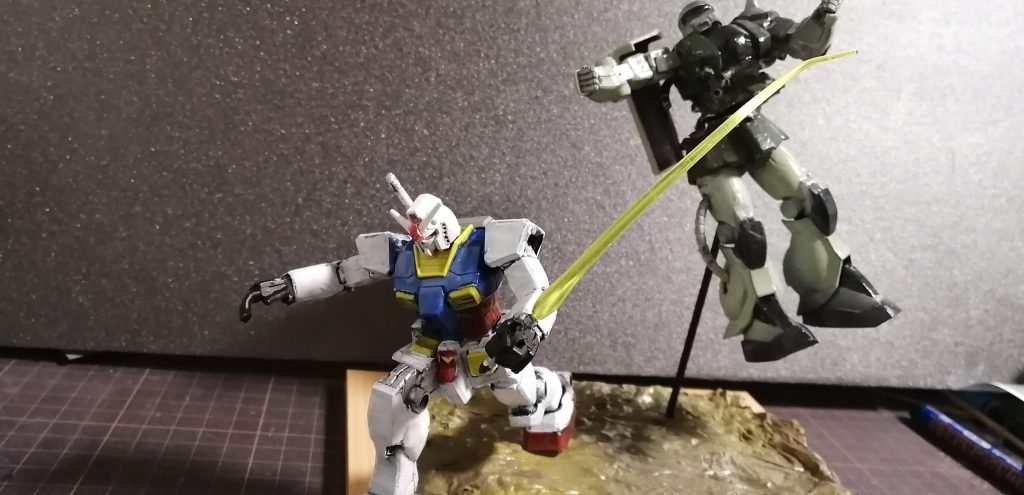 沈み込むように、低い姿勢になるように、関節を手直ししました。