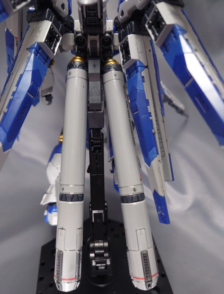 RG Hi-νガンダム（チタニウムフィニッシュ）–2枚目/制作者：ふらちき