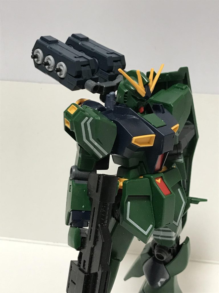 νガンダム鹵獲機–4枚目/制作者:珠衣明