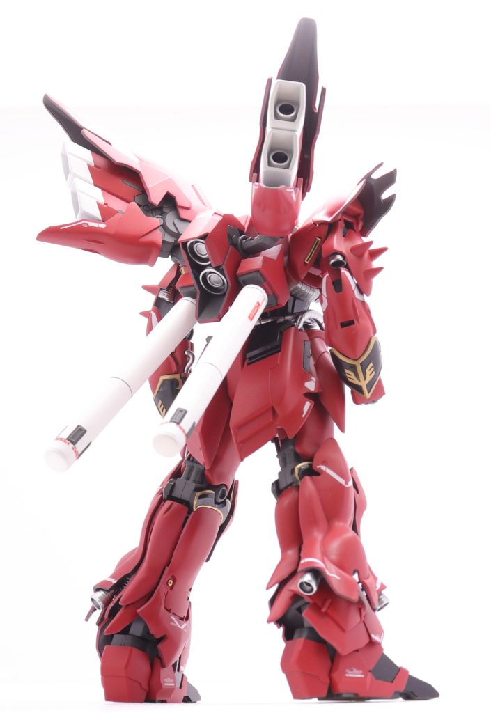 背面。スラスターがごっついです。