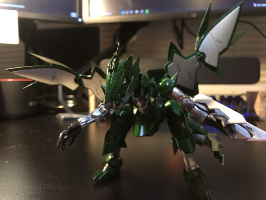 尻尾の所をビーム発射口のように改造してみました。