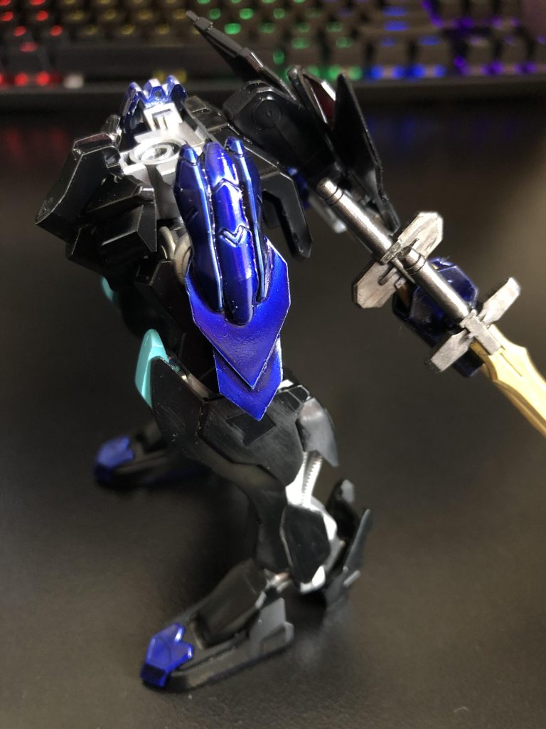 サイドスカートも少し改造。