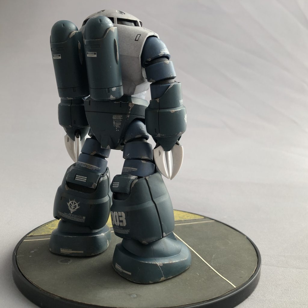 何回作っても惚れ惚れするようなグッドプロポーション。ズゴックとしては完璧なスタイリングだと思います。