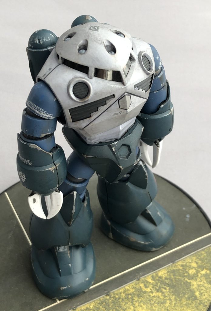 シルバーグレーのチッピングは派手目に。水陸機って実は上陸時に浅瀬に乗り上げたりして擦ってるんじゃ無いかと思います。