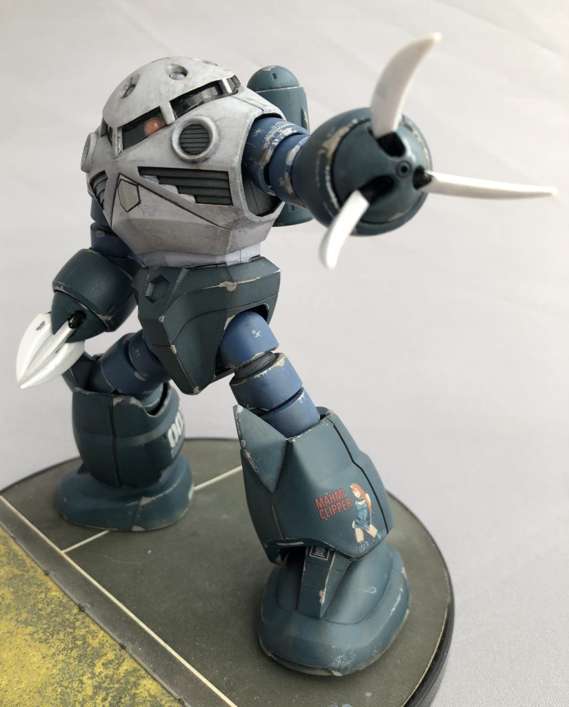 初期ロットなので腰は回りません(笑)