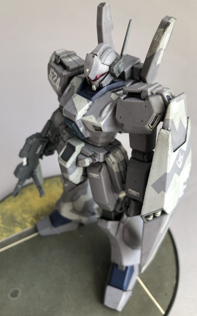 とはいえ、HGUCジェガンはカッコいいですね!特にD型は量産機然としていながらもヒーロー体型のカッコいいプロポーションだと思います。