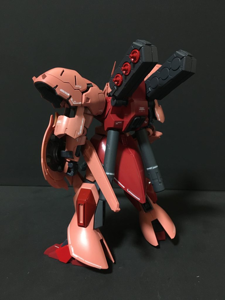 バックパックはローゼンズール用を、ファンネルポッドはビルドファーター用を使用しています。