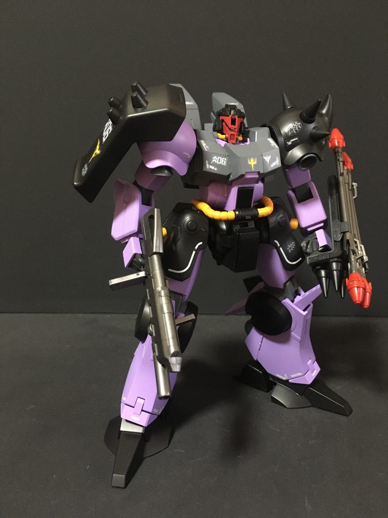 胴体はシルヴァバレト用、両肩はギラドーガ用、両腕はザク3用、をミキシングしています。マーキングはRG用、オリジン用を使用しています。