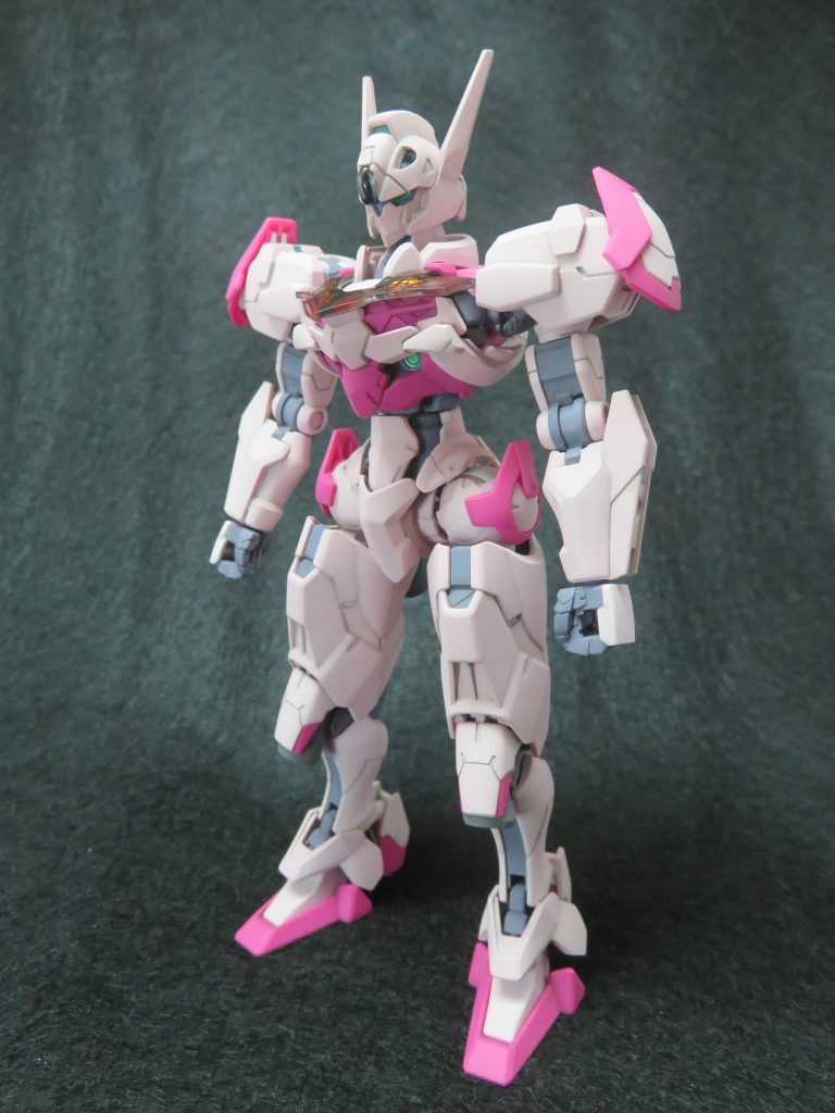 <装備なし>薄いピンクが良い感じに仕上がりました。ルブリスは、ももが太くて、ふくらはぎが細いですね!