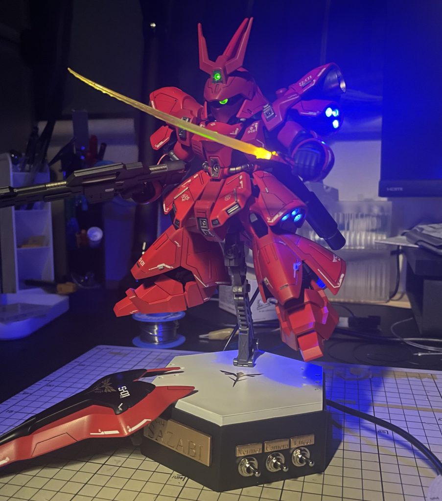 背景が整っていないですが、一番電飾感が感じられたので、この写真を採用しました。