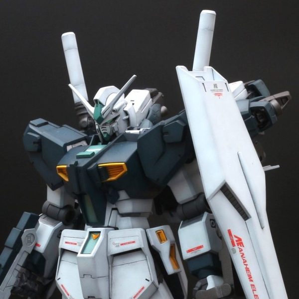 νガンダム　量産検討試作機