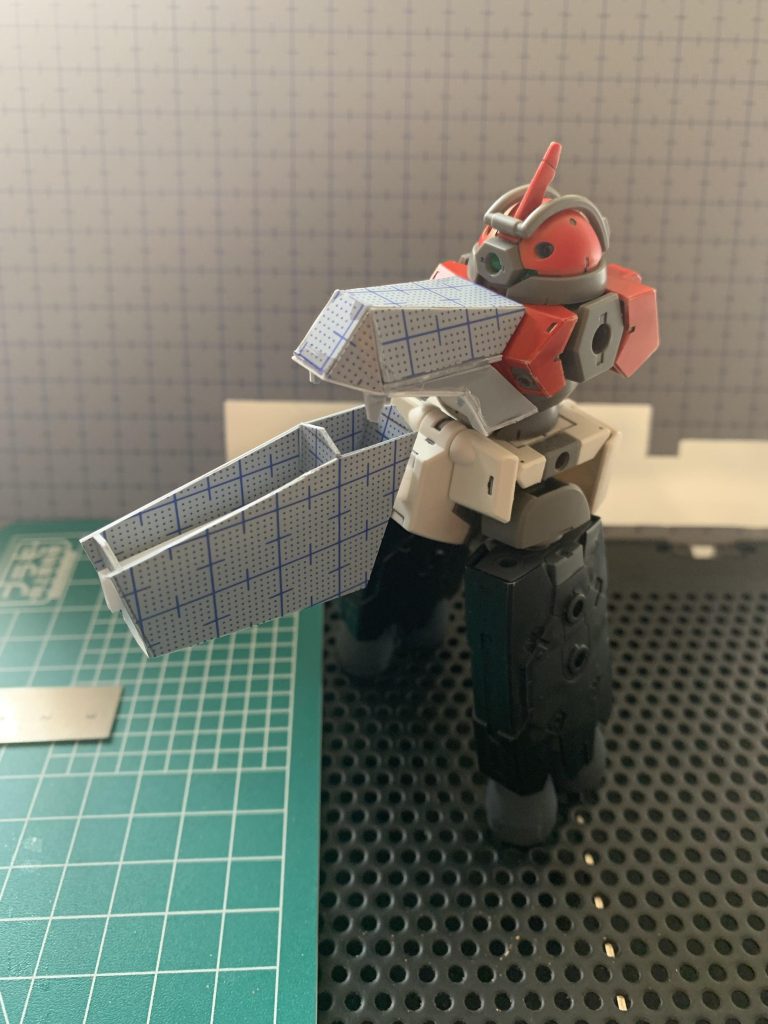 ちょうどデミトレーナーが発売されたタイミングで30MMのブースターが発売された事が切っ掛け。デミトレーナーが股関接続でビームライフルを構えられて両手の平手があったからつい・・・