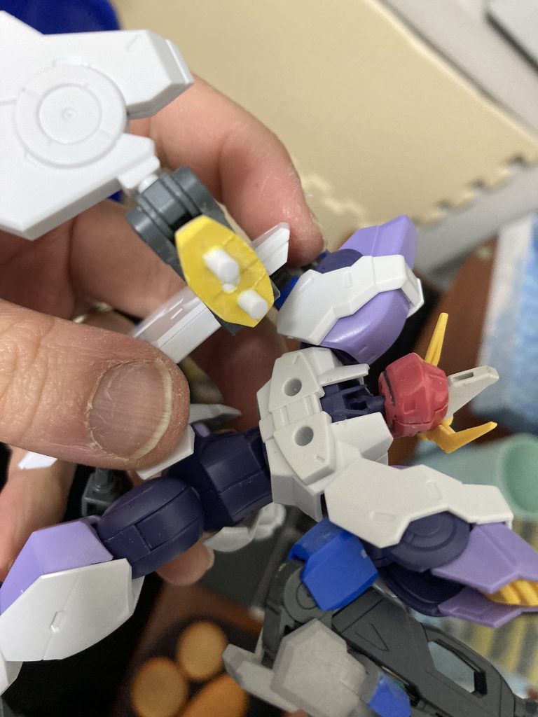 背部ジョイントは自作。ランナータグでこういうのは大体作れる。