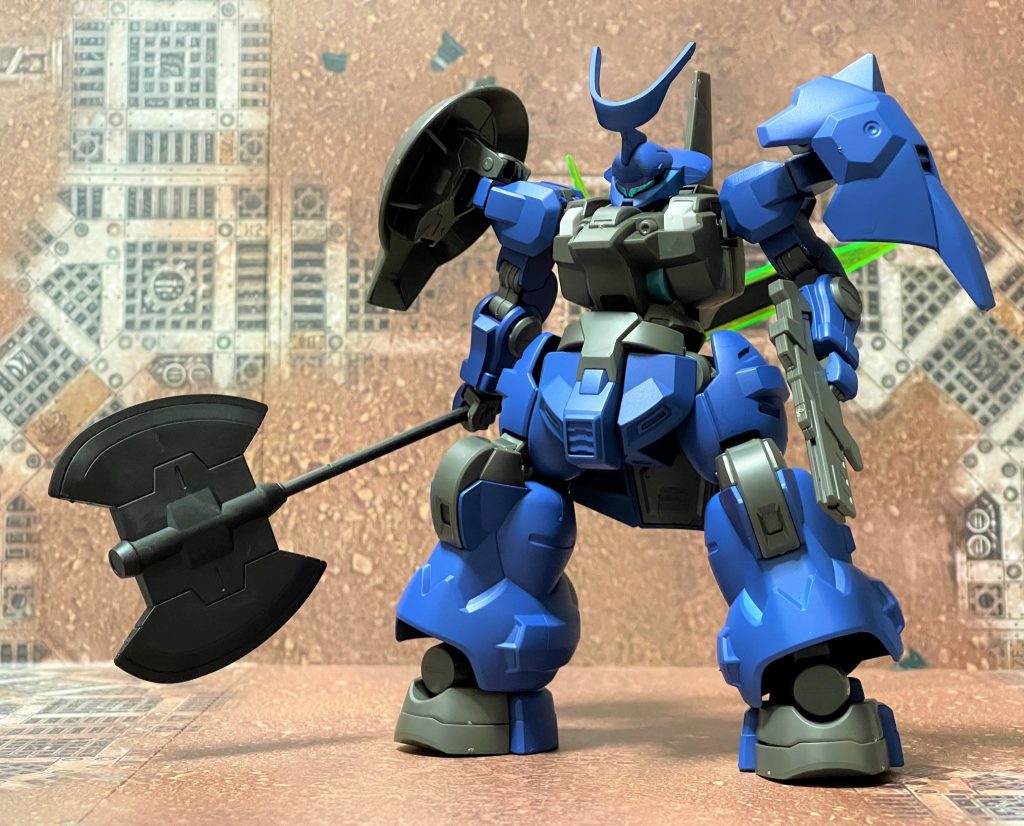 ファラクトに敗れた後、行方をくらませたグェルだが、弟ラウダにMSに関するフィードバックを残していた。それを基に構築されたのが本機である。