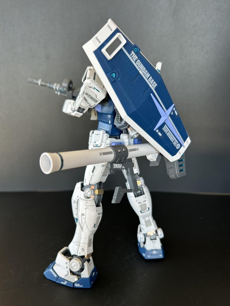 腿～ふくらはぎのラインが絶妙です。