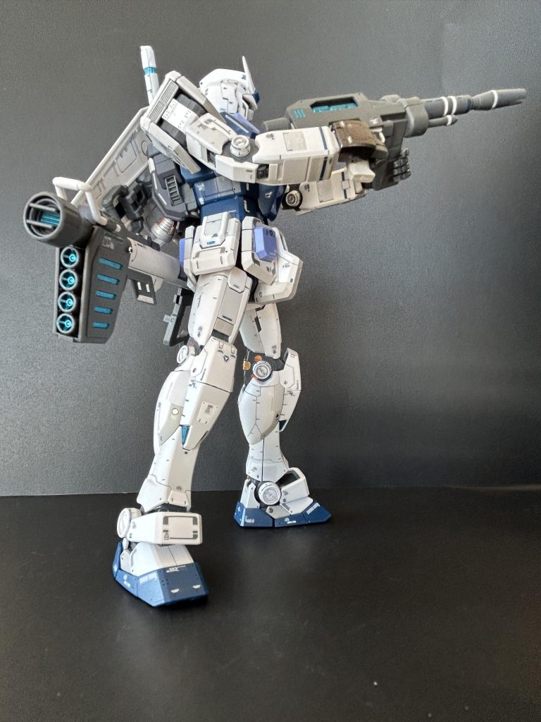 アクセントカラーはガンダムカラーのコスモメタリックブルーとしています。