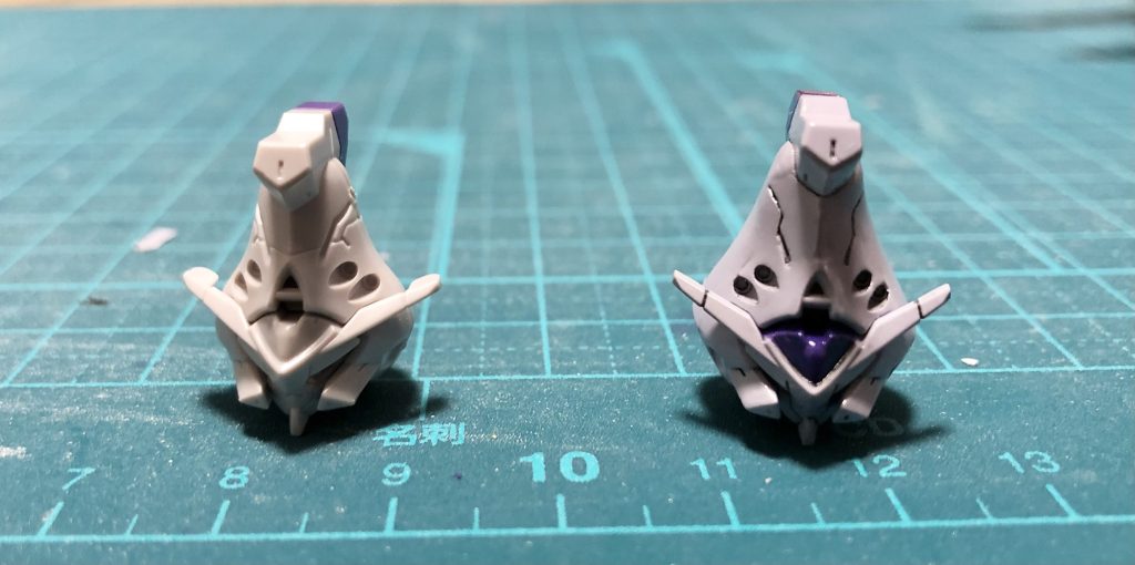 素組みの頭部と比較。違いがわかりますでしょうか?