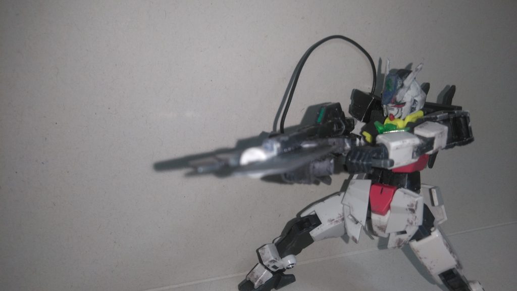 お待ちかねの秘密を公開!!(間はあんまり空いてないけど)「コアスプレーガン改」と、「テツノヤイバ」が合体することにより、「ロングレンジスナイパーライフル」になるのです!高エネルギーをレールガンのように圧縮して撃つため、超遠距離まで、高火力のビームが撃ち出されますが、＂あるアーマー＂をつけない限り、一発撃つごとにしばらくオーバーヒートしてしまいます。あ、＂あるアーマー＂はぼちぼち投稿します。