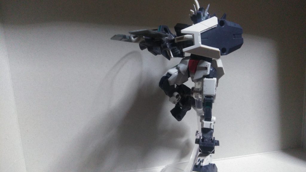 なお、この形態では一発打つだけでオーバーヒートしてたロングレンジスナイパーライフルは連射が可能に!!!但し燃費が非常に悪く、すぐマガジンを変えなきゃいけないとか…