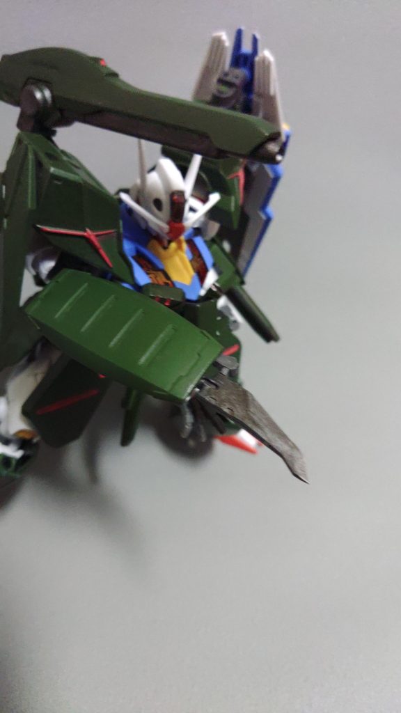 2段階に展開して使用ヘビーアームズのアーミーナイフが好きなので回転斬りして欲しい